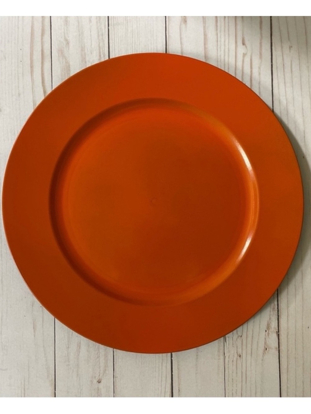 Set of 4 plate chargers NEW
